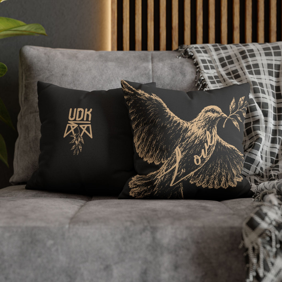 Love Dove – Throw Pillowcase